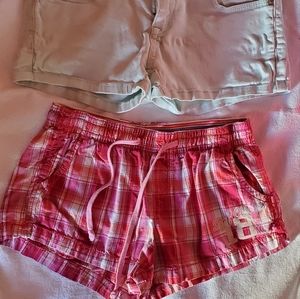 2 pairs of juniors short shorts